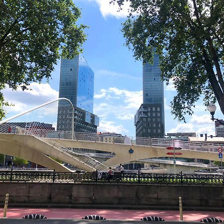 Apartamento Frente Al Guggenheim. Urbanizacion De Lujo En El Centro Bilbao Luaran gambar