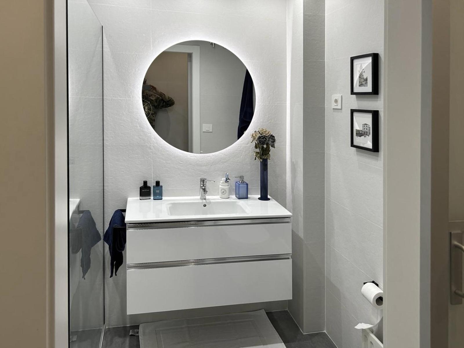 Apartamento Frente Al Guggenheim. Urbanizacion De Lujo En El Centro Bilbao Luaran gambar